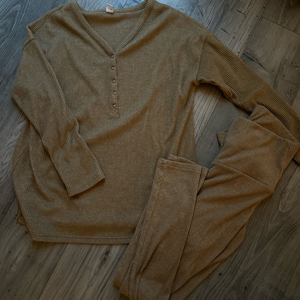 Old Navy Brown Maternity Lounge Set M